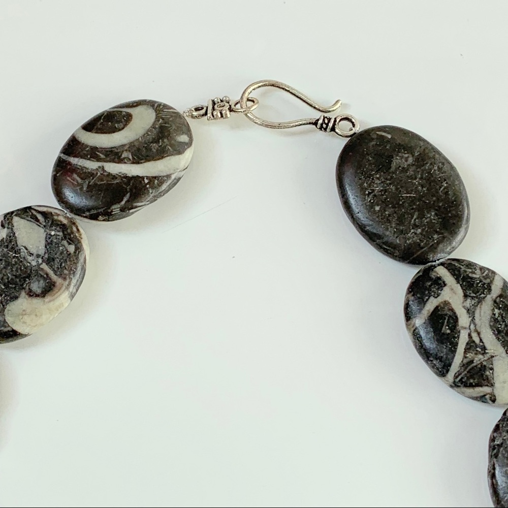 Charcoal Zebra Marble gemstone necklace - Picture 4 of 4